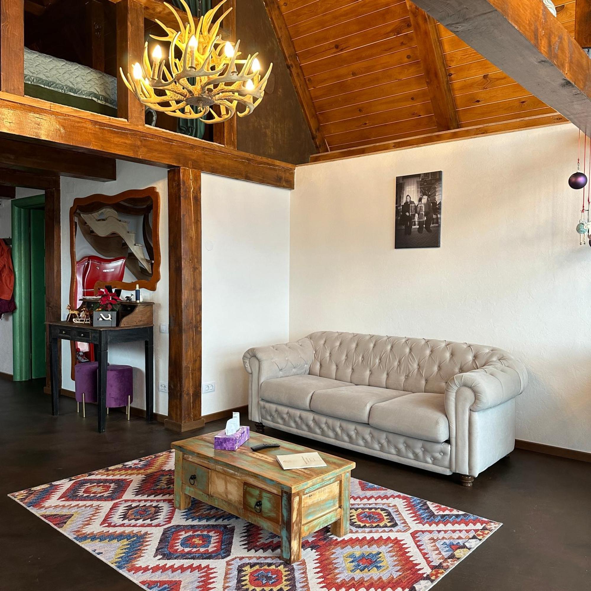 Villa The Barn à Şirnea Extérieur photo