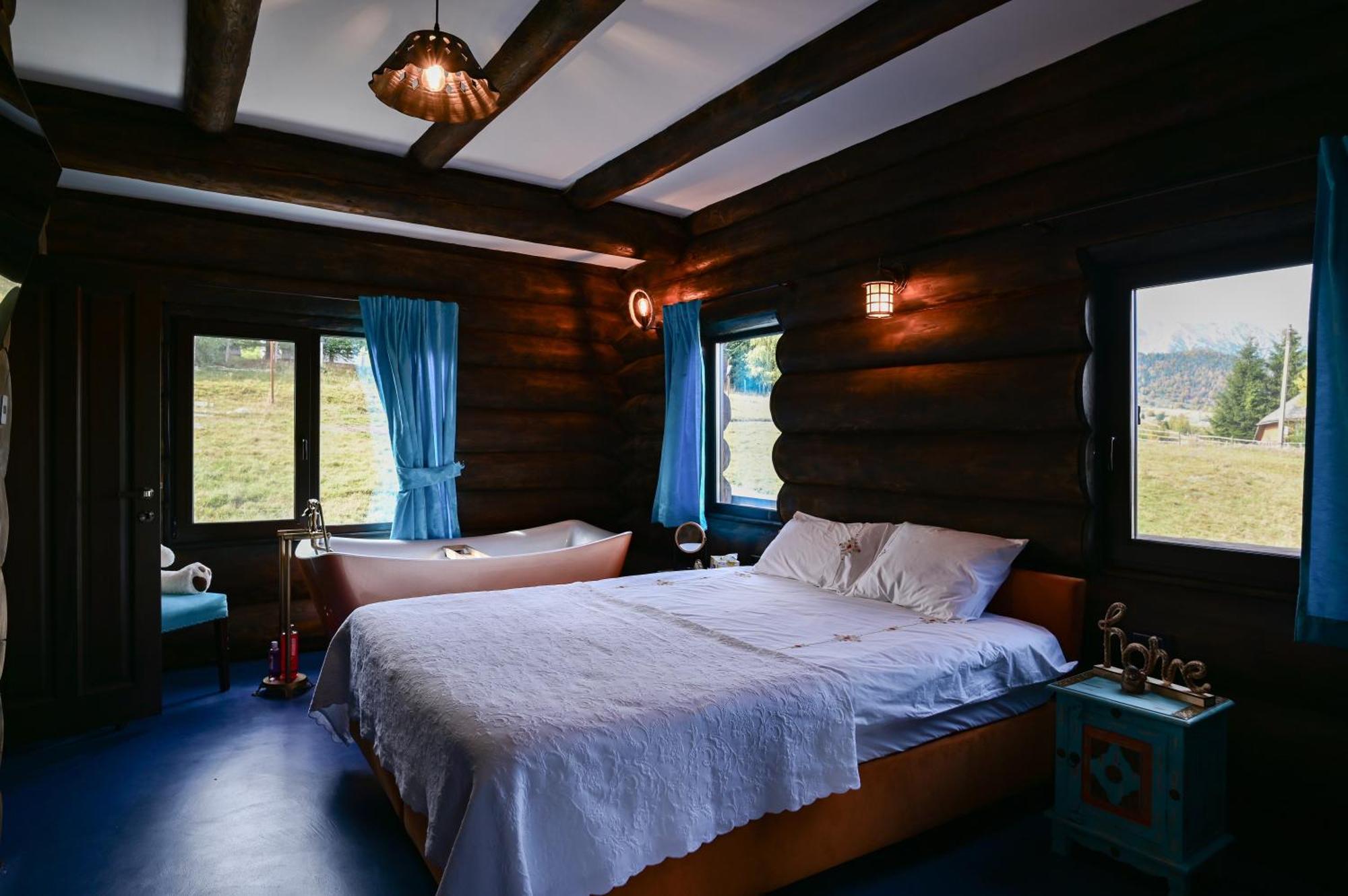 Villa The Barn à Şirnea Extérieur photo