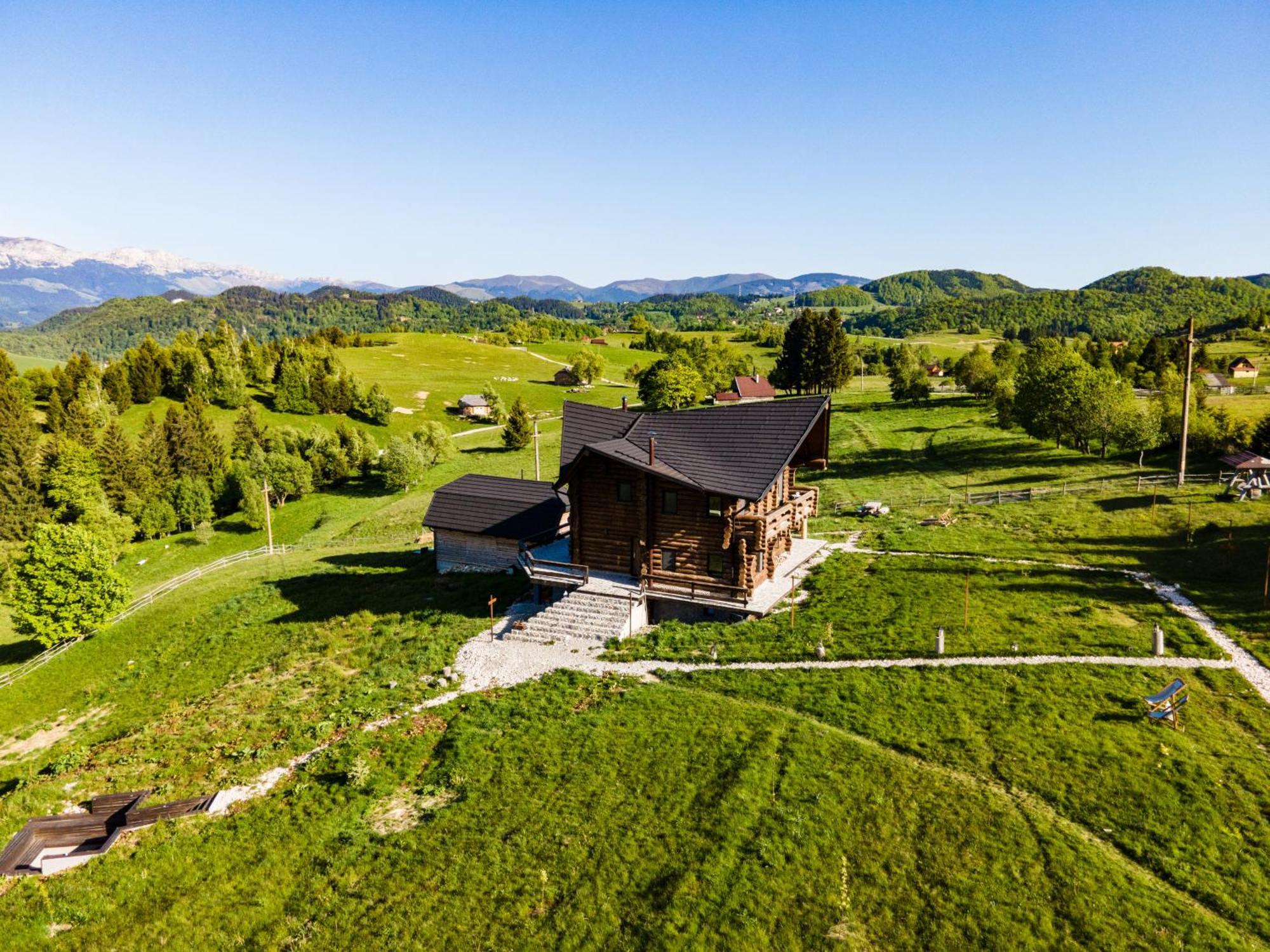 Villa The Barn à Şirnea Extérieur photo