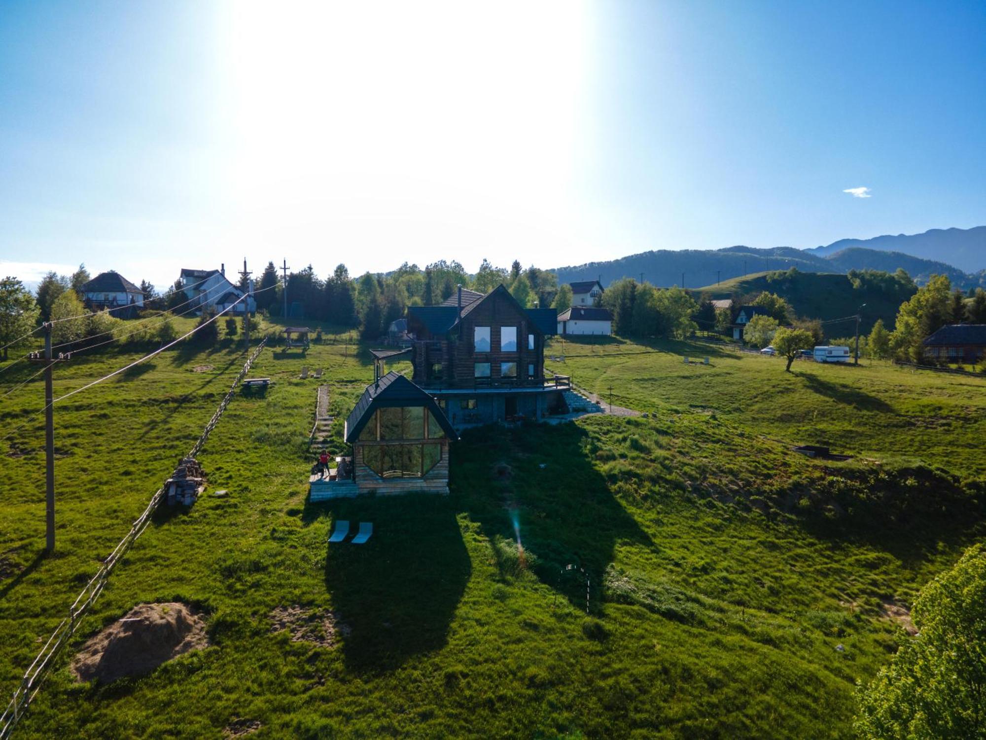 Villa The Barn à Şirnea Extérieur photo